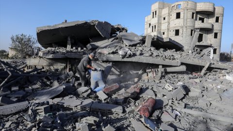 İsrail ordusunun Gazze'ye yönelik saldırılarında 22 Filistinli daha öldürüldü