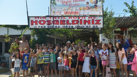 Çiğli Belediyesi’nden kadın ve çocuklara deniz tatili