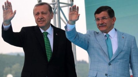 SON DAKİKA: Ahmet Davutoğlu AKP'den ihraç ediliyor!
