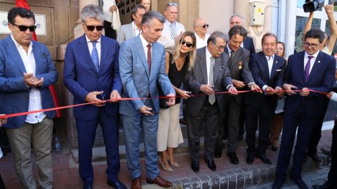 Edremit’te Yılmaz Akpınar Kültür Evi açıldı