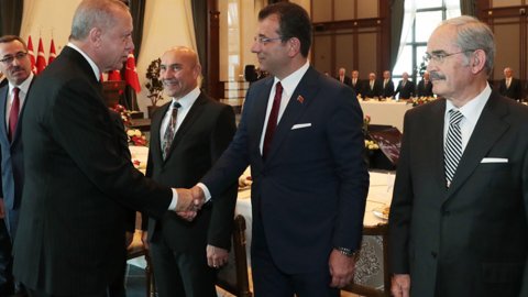 İmamoğlu’ndan Cumhurbaşkanı’yla toplantı açıklaması: CHP’li ve  AK Partili büyükşehir belediye başkanları ortak komisyon kuracak