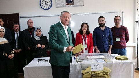 Müthiş iddia: Cumhurbaşkanı Erdoğan erken seçime mi gidecek? Yerel seçimleri de mi erkene alacak?
