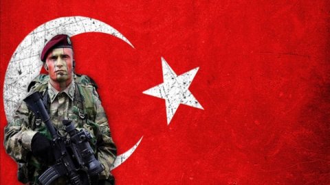 Türk Ordusu için herkes Fetih Suresi'ni okuyor: Fetih Suresi Türkçe okunuşu