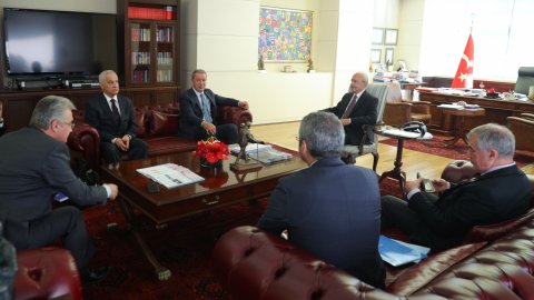  Kılıçdaroğlu, Milli Savunma Bakanı Hulusi Akar'ı kabul etti