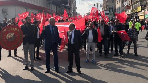Nevşehir Valiliği geri adım attı! CHP'liler Türk bayraklarıyla yürüyor!