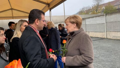 İmamoğlu, Berlin Duvarı anmasında Merkel ile bir araya geldi