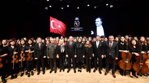 Atatürk, İstanbul'da yoğun törenlerle anılıyor