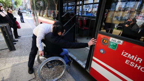 İzmir’de engellilerin otobüs seyahati kolaylaşacak