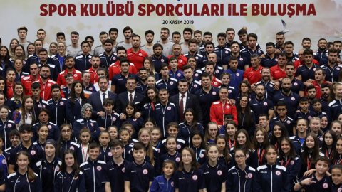 İmamoğlu: Sporu, İstanbul  şehrinin bir parçası yapacağız
