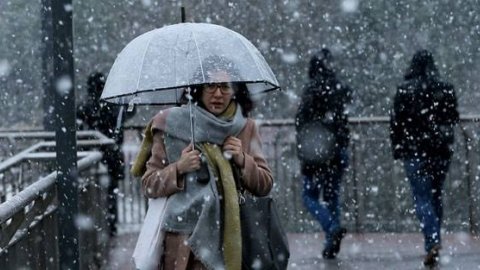 İstanbul yeni bir yağışlı ve soğuk havanın etkisi altına giriyor