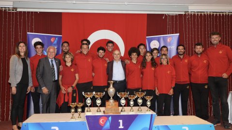 Başkan Akgün, şampiyonları tebrik etti