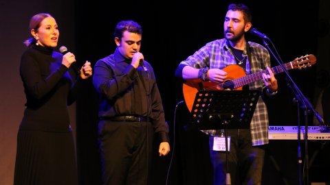 Zuhal Olcay ve Işık Üniversitesi Otizm Orkestrası'ndan muhteşem düet