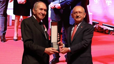 Kılıçdaroğlu, 'Vefa Ödülleri' töreninde konuştu: Cumhuriyeti, demokrasiyle taçlandıracağız