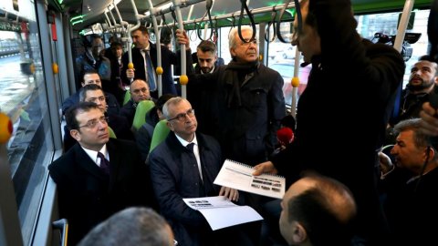 Ekrem İmamoğlu ikinci kez metrobüs aracını test etti