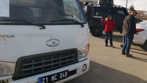 HDP'li Ergani Belediyesi'nin depremzedelere gönderdiği yardım kamyonları kente sokulmadı 
