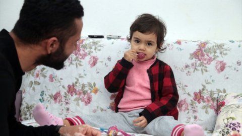 2 yaşındaki Ecem Naz'a kalp aranıyor: Babası da kalp hastası
