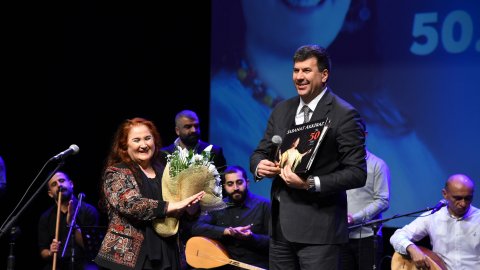 Sabahat Akkiraz 50. sanat yılını Kadıköy'de kutladı