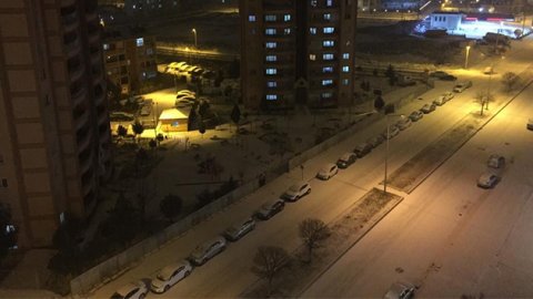 Diyarbakır'a 4 yıl sonra kar yağdı