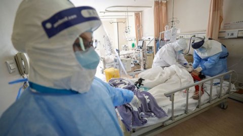 İtalya'da koronavirüsten ilk ölüm