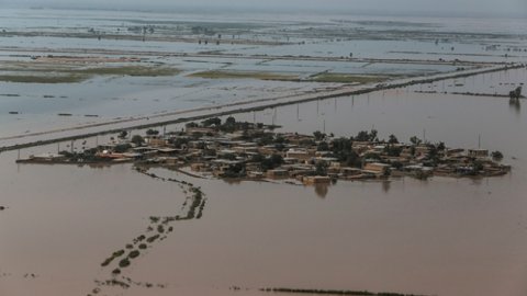 İran'da sel felaketi: 12 kişi öldü, binlerce kişi mahsur kaldı