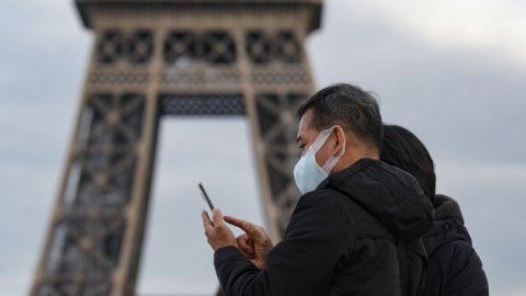 Fransa'da koronavirüsten 231 kişi daha hayatını kaybetti