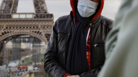 Fransa'da hayatını kaybedenlerin sayısı 12 bin 210'a yükseldi