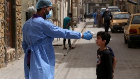 Cezayir'de koronavirüs karantinası 15 gün uzatıldı