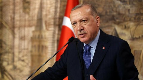 Cumhurbaşkanı Erdoğan'dan Galatasaray Başkanı Cengiz'e geçmiş olsun telefonu