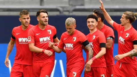 Polonya'da 'maçlar seyircili oynansın' talebi