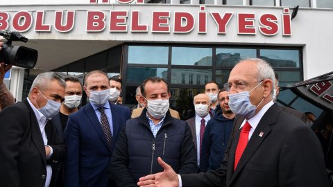 CHP Genel Başkanı Kemal Kılıçdaroğlu, Bolu Belediye Başkanı Tanju Özcan'ı makamında ziyaret etti