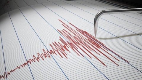  Manisa'da korkutan deprem!