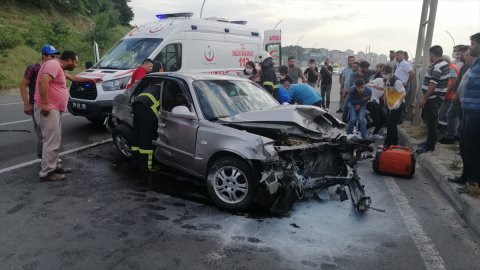 Tekirdağ'da üç aracın çarpıştığı kazada 4 kişi yaralandı