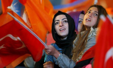 Gezici Araştırma: Kadın seçmenler AKP'den kopuyor 