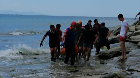Deniz kenarında ceset bulundu: Kimliği tespit edildi