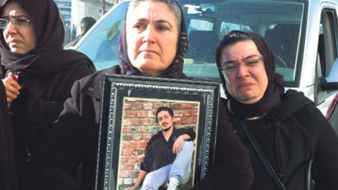 Ali İsmail'in acılı annesi Emel Korkmaz'dan yürekleri dağlayan açıklama: 'Elinde valiziyle gelmesini bekliyorum'