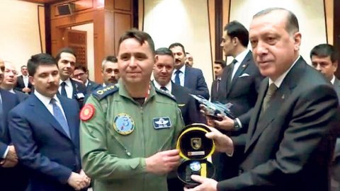 Erdoğan’ın 'Bu bizim Mete' dediği pilot general oldu