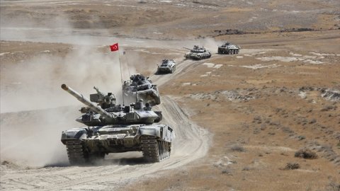 Türkiye ve Azerbaycan'ın geniş kapsamlı ortak askeri tatbikatı sürüyor