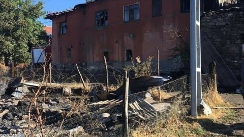 Ankara'da bir evde çıkan yangın 3 ev ve 1 kamyonete sıçradı