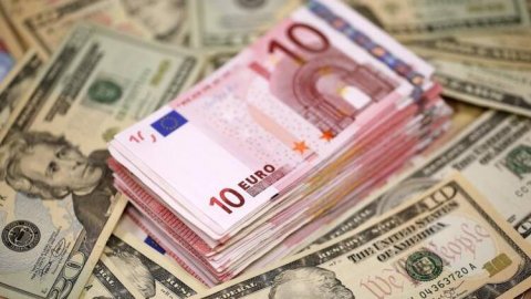 Dolar ve Euro alev aldı