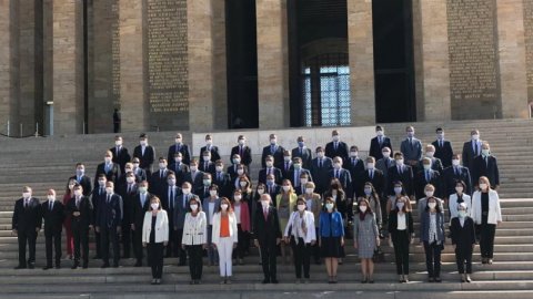 Kılıçdaroğlu ve CHP PM üyeleri Anıtkabir'i ziyaret etti