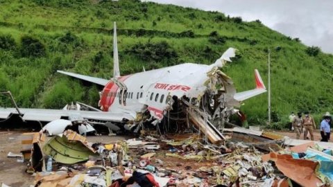 Hindistan’daki uçak kazasında ölü sayısı 18'e yükseldi