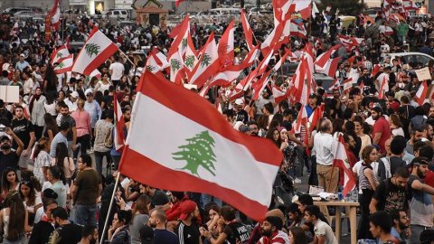 Lübnan'daki gösterilerde bir güvenlik görevlisi hayatını kaybetti