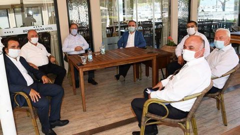 AKPli Bülent Turan, CHP'li belediye başkanlarıyla bir araya geldi