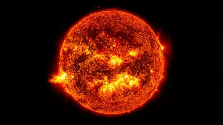 Güneş'te patlama: Birkaç gün içinde dijital hayat durabilir