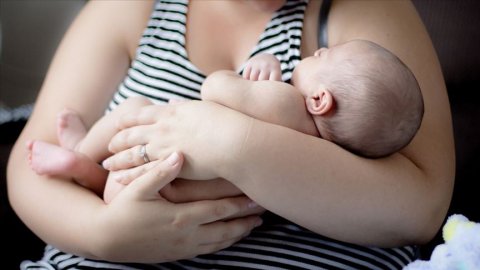 Sağlık Bakanlığı: Koronavirüse yakalanan anneler, bebeğinizi emzirin