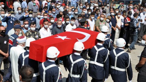 Şehit Jandarma Astsubay Kıdemli Çavuş Sinan Aktay Konya'da son yolculuğuna uğurlandı