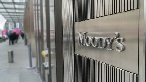 Yılmaz Özdil: Eyyy Moody’s, ezanı susturamayacaksınız
