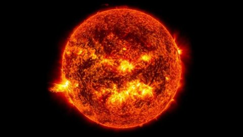 Bilim insanları duyurdu: Güneş yeni bir döngüye girdi