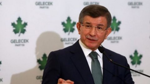 Ahmet Davutoğlu'nun danışmanı gözaltına alındı