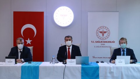 Sağlık Bakanı Fahrettin Koca, İzmir'de